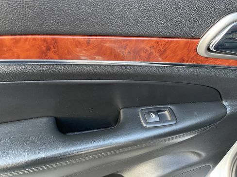 Used 2013 Jeep Grand Cherokee Limited w/ Advance Technology Group image 28