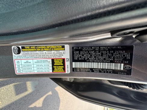 Used 2019 Toyota Camry XLE FWD image 33