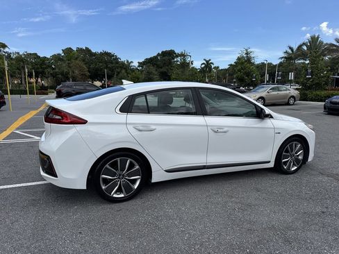 Used 2019 Hyundai Ioniq Limited FWD image 4