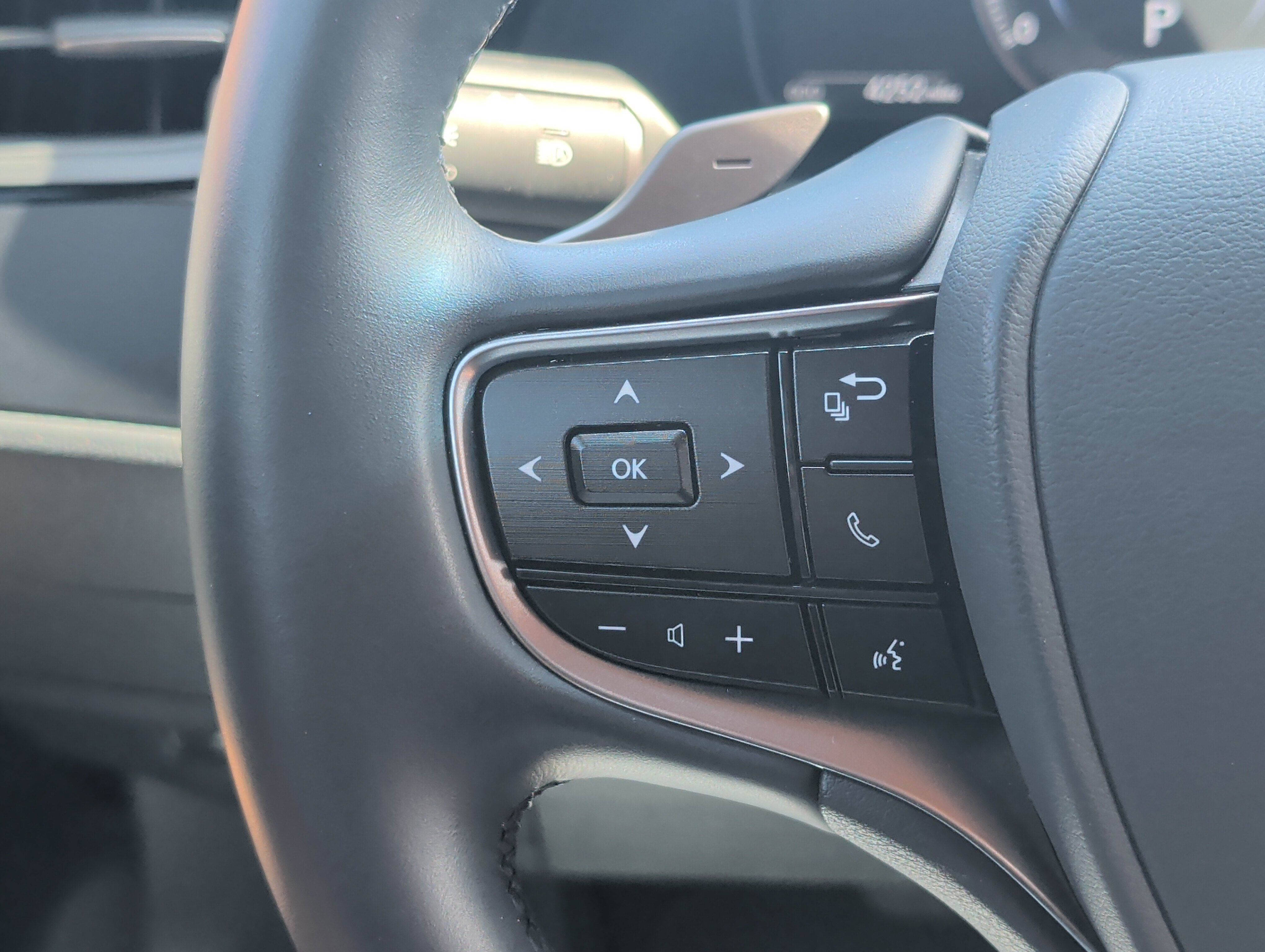 Used 2025 Lexus ES 350 w/ Premium Package FWD image 14