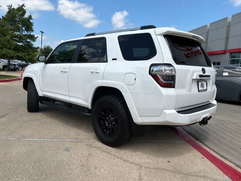 Used 2024 Toyota 4Runner SR5 Premium w/ Moonroof Package AWD/4WD image 8