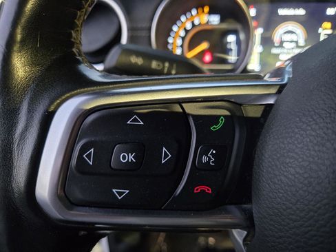 Used 2019 Jeep Wrangler Unlimited Sahara image 31