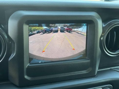 Used 2022 Jeep Wrangler Unlimited Sport AWD/4WD image 14