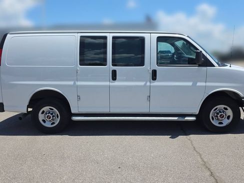 Used 2024 GMC Savana 2500 w/ Driver Convenience Package RWD image 6