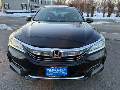 Used 2017 Honda Accord EX image 2