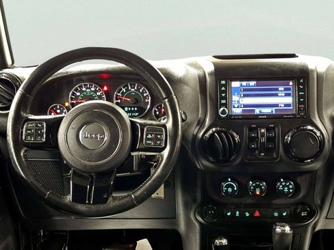 Used 2015 Jeep Wrangler Unlimited Sahara AWD/4WD image 22