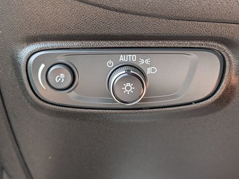 Used 2022 Chevrolet Equinox LT FWD image 9