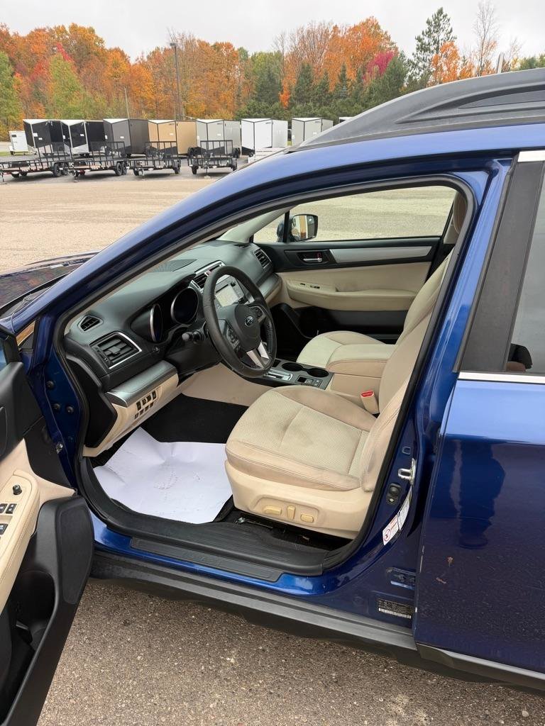Used 2017 Subaru Outback 2.5i Premium AWD/4WD image 10