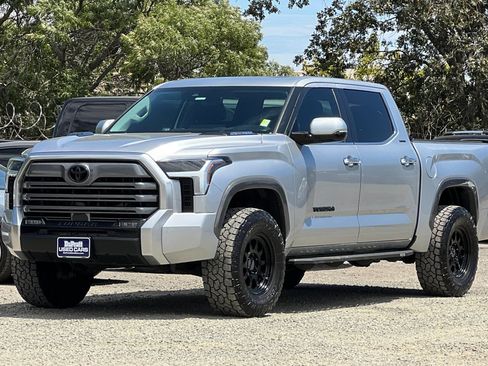 Used 2023 Toyota Tundra Limited w/ Power Package AWD/4WD image 8
