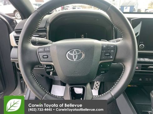 Used 2025 Toyota Camry SE image 22