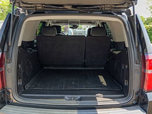 Used 2019 Chevrolet Tahoe LS w/ Enhanced Driver Alert Package AWD/4WD image 58