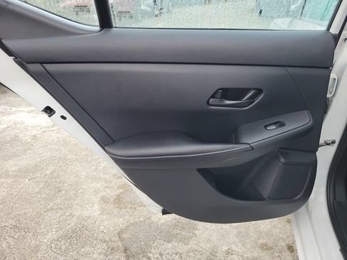 Used 2024 Nissan Sentra SV FWD image 6