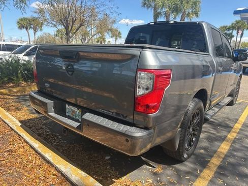 Used 2018 Nissan Titan SV w/ SV Convenience Package image 21
