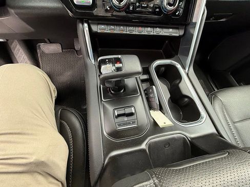 Used 2022 GMC Sierra 1500 Denali AWD/4WD image 41