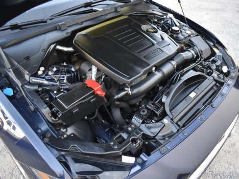 Used 2019 Jaguar XE Premium AWD/4WD image 34