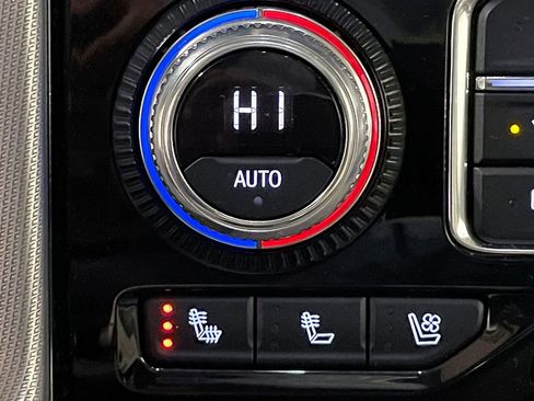 Used 2021 GMC Yukon Denali w/ Denali Premium Package image 44