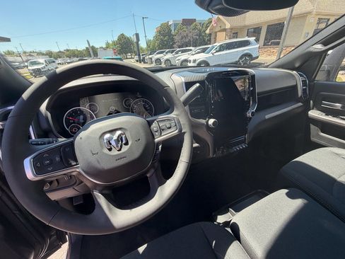 Used 2026 RAM 2500 Big Horn AWD/4WD image 3