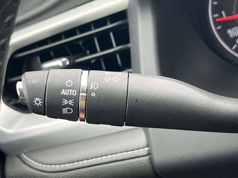 Used 2023 GMC Acadia SLT AWD/4WD image 24