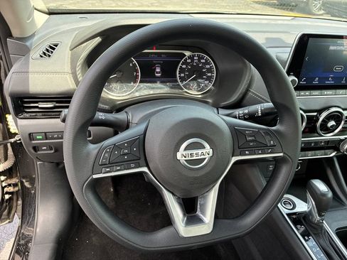 Certified 2023 Nissan Sentra SV FWD image 15