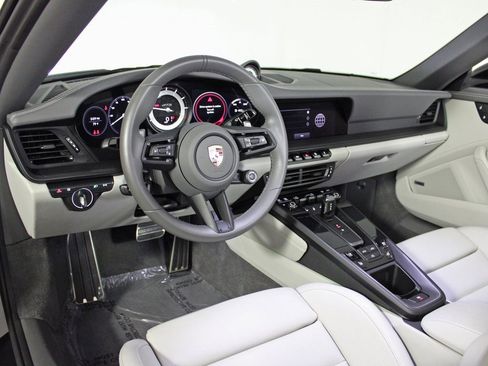 Used 2024 Porsche 911 Carrera GTS image 4