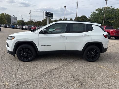 New 2026 Jeep Compass Latitude AWD/4WD image 4