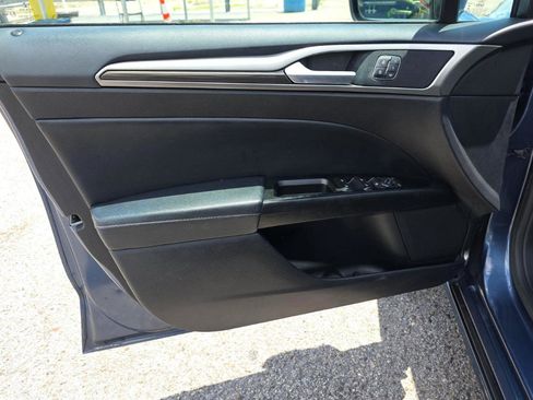 Used 2019 Ford Fusion SEL FWD image 12