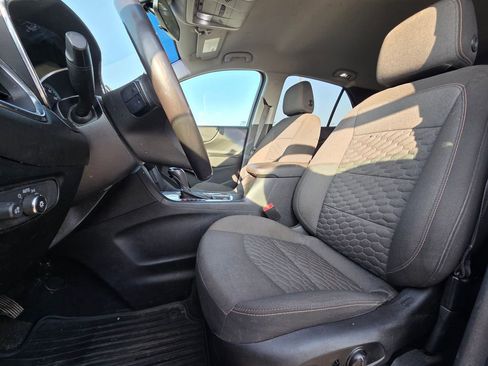 Used 2018 Chevrolet Equinox LT image 24