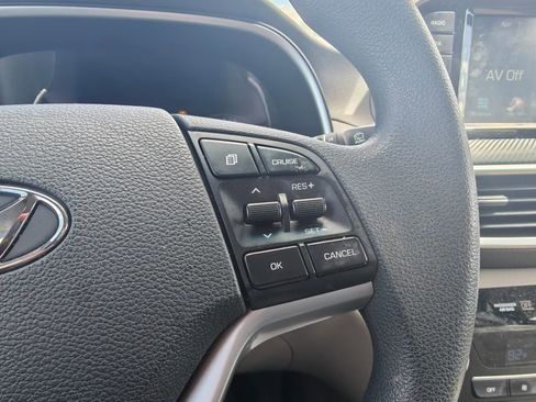 Used 2020 Hyundai Tucson SEL w/ Winter Weather Package image 12