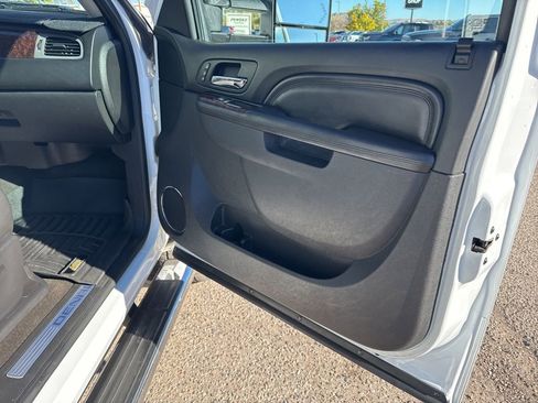 Used 2014 GMC Sierra 2500 Denali w/ Suspension Package, Off-Road image 21