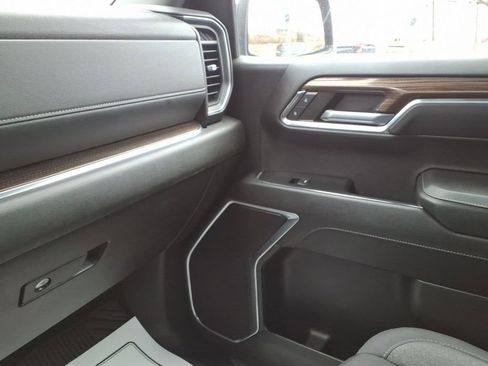 Used 2024 Chevrolet Silverado 1500 LT image 25