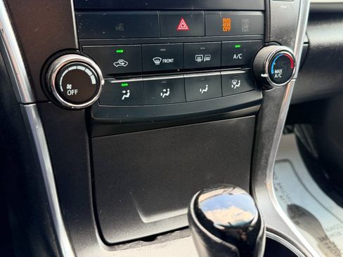 Used 2015 Toyota Camry SE FWD image 38