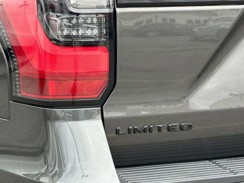 Used 2019 Ford Expedition Limited w/ Equipment Group 303A image 14