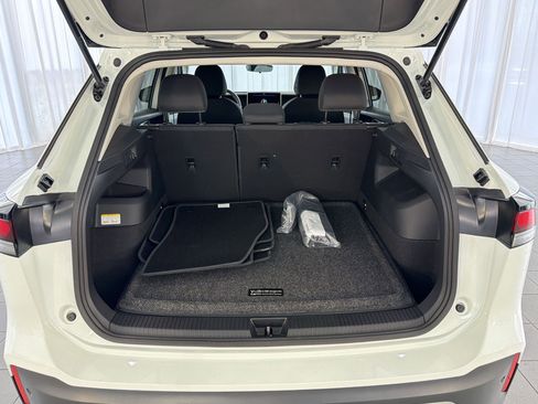 Used 2025 Volkswagen Tiguan S image 32