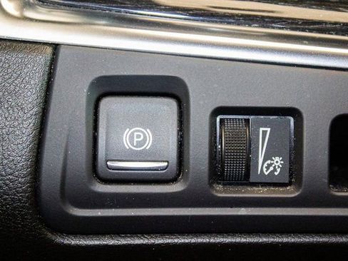 Used 2021 Cadillac XT5 Premium Luxury w/ LPO, Floor Liner Package image 32