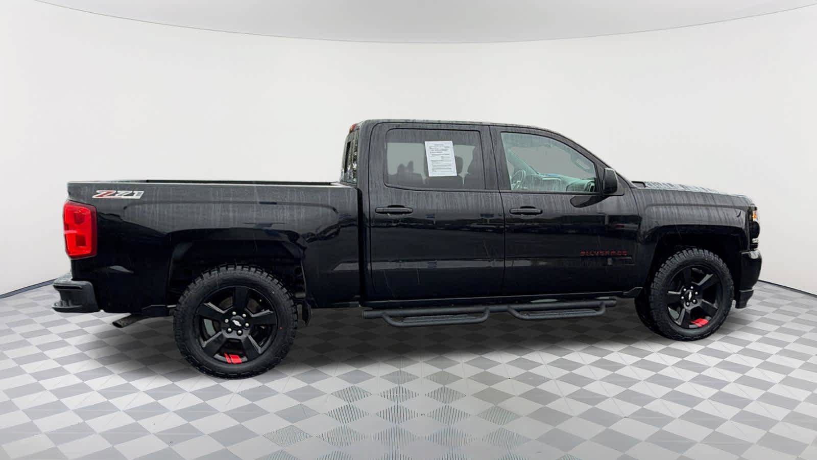 Used 2017 Chevrolet Silverado 1500 LTZ Z71 w/ Redline Edition AWD/4WD image 4