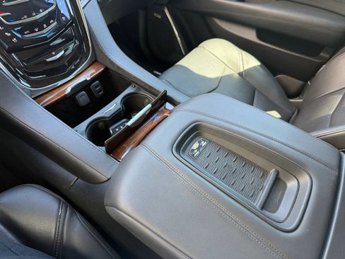 Used 2016 Cadillac Escalade 2WD image 17