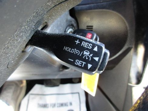 Used 2019 Toyota Corolla LE image 18