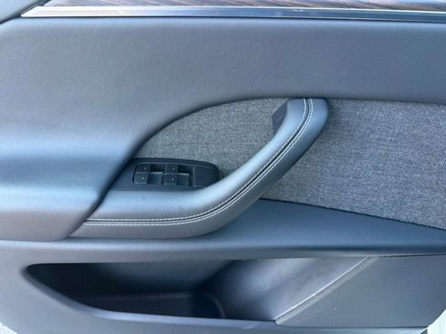 Used 2023 Tesla Model X image 21