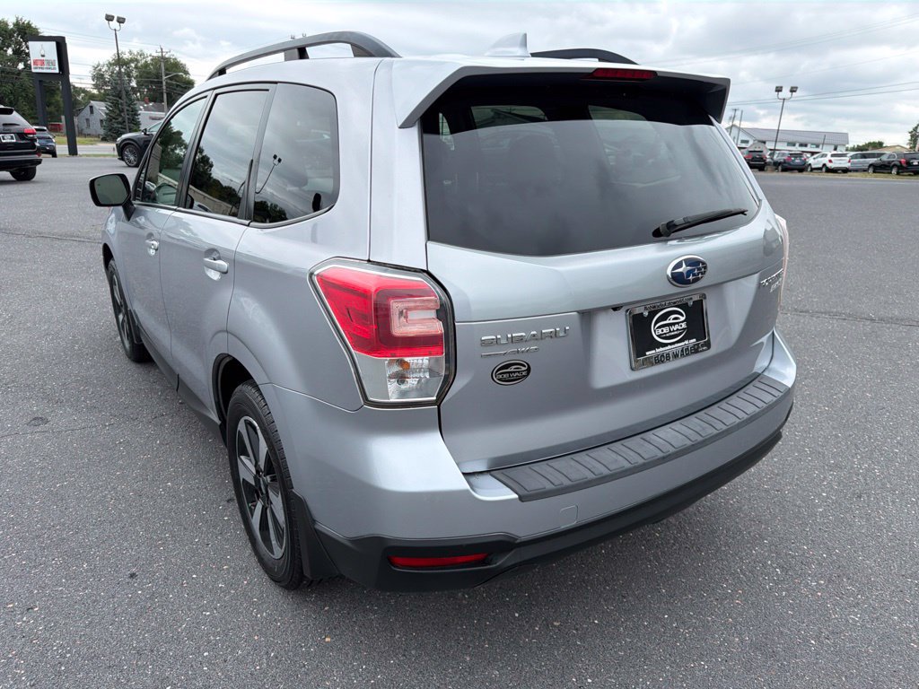 Used 2017 Subaru Forester 2.5i Premium w/ Popular Package #2A AWD/4WD image 3