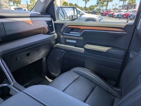 Used 2023 GMC Sierra 1500 Denali AWD/4WD image 19