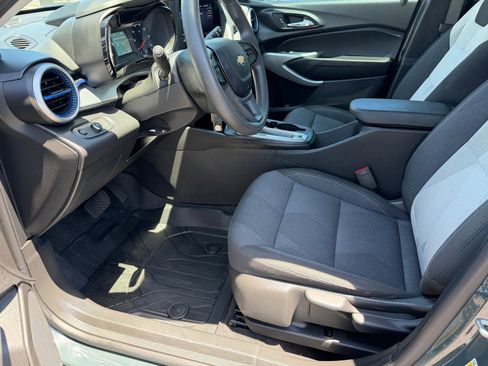 Used 2025 Chevrolet Trax LS w/ LS Convenience Package FWD image 15
