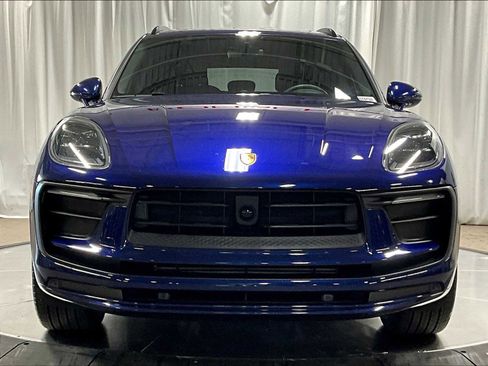 Used 2025 Porsche Macan image 12
