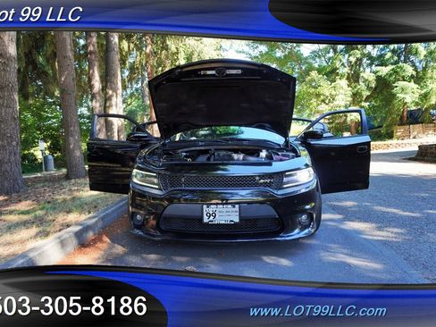 Used 2017 Dodge Charger SRT RWD image 29