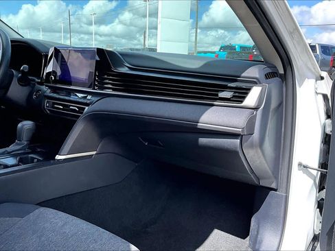 Used 2025 Toyota Camry LE FWD image 19