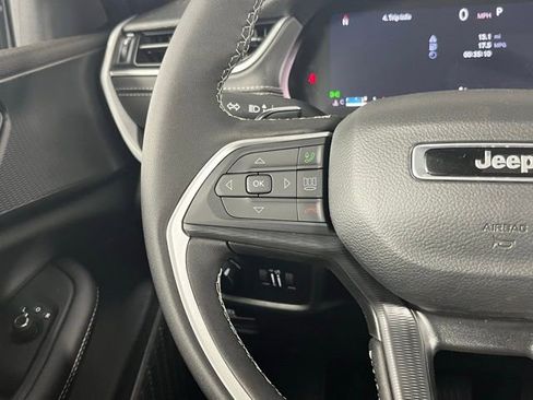 New 2025 Jeep Grand Cherokee Laredo image 15