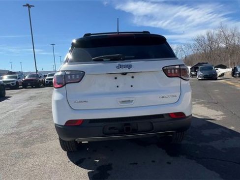 Used 2022 Jeep Compass Limited image 7