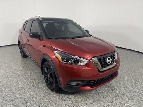 Used 2020 Nissan Kicks SR w/ SR Premium Package image 6
