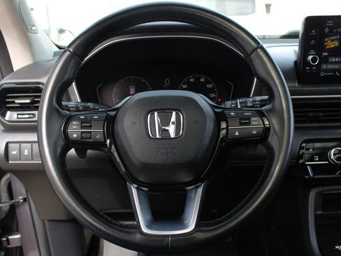 Used 2023 Honda Pilot Touring image 12