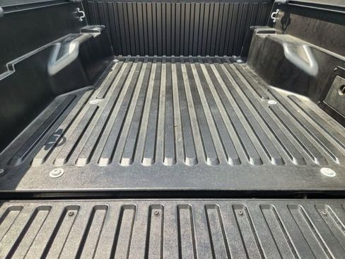 Used 2022 Toyota Tacoma SR5 RWD image 21
