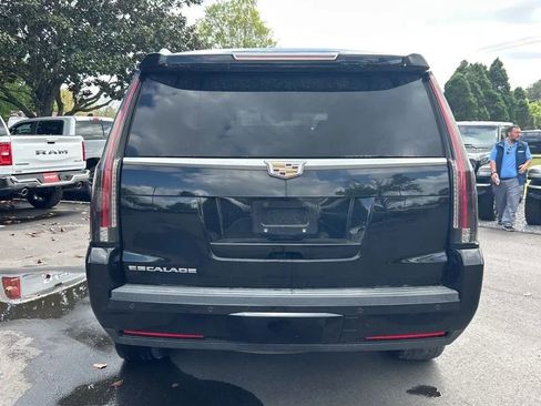 Used 2016 Cadillac Escalade Luxury AWD/4WD image 7